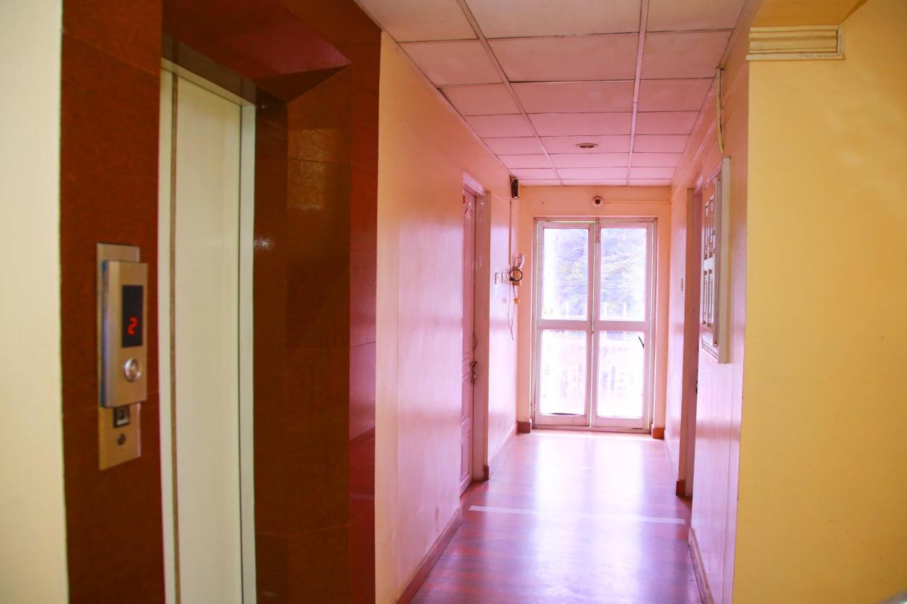 Hotel V Bee Plaza Thiruvananthapuram Zewnętrze zdjęcie